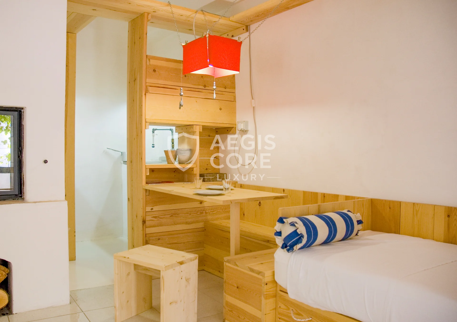 Tra Pietra e Mare Dove Vive il Silenzio