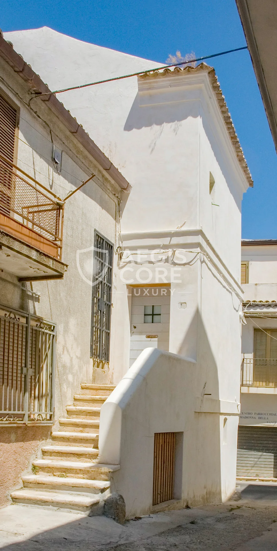 Tra Pietra e Mare Dove Vive il Silenzio