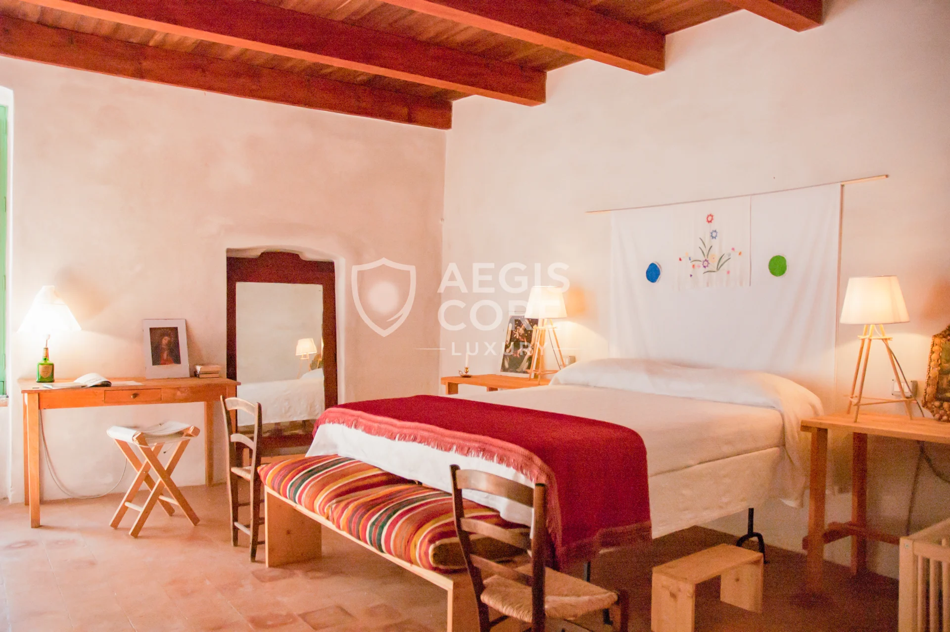 Tra Pietra e Mare Dove Vive il Silenzio