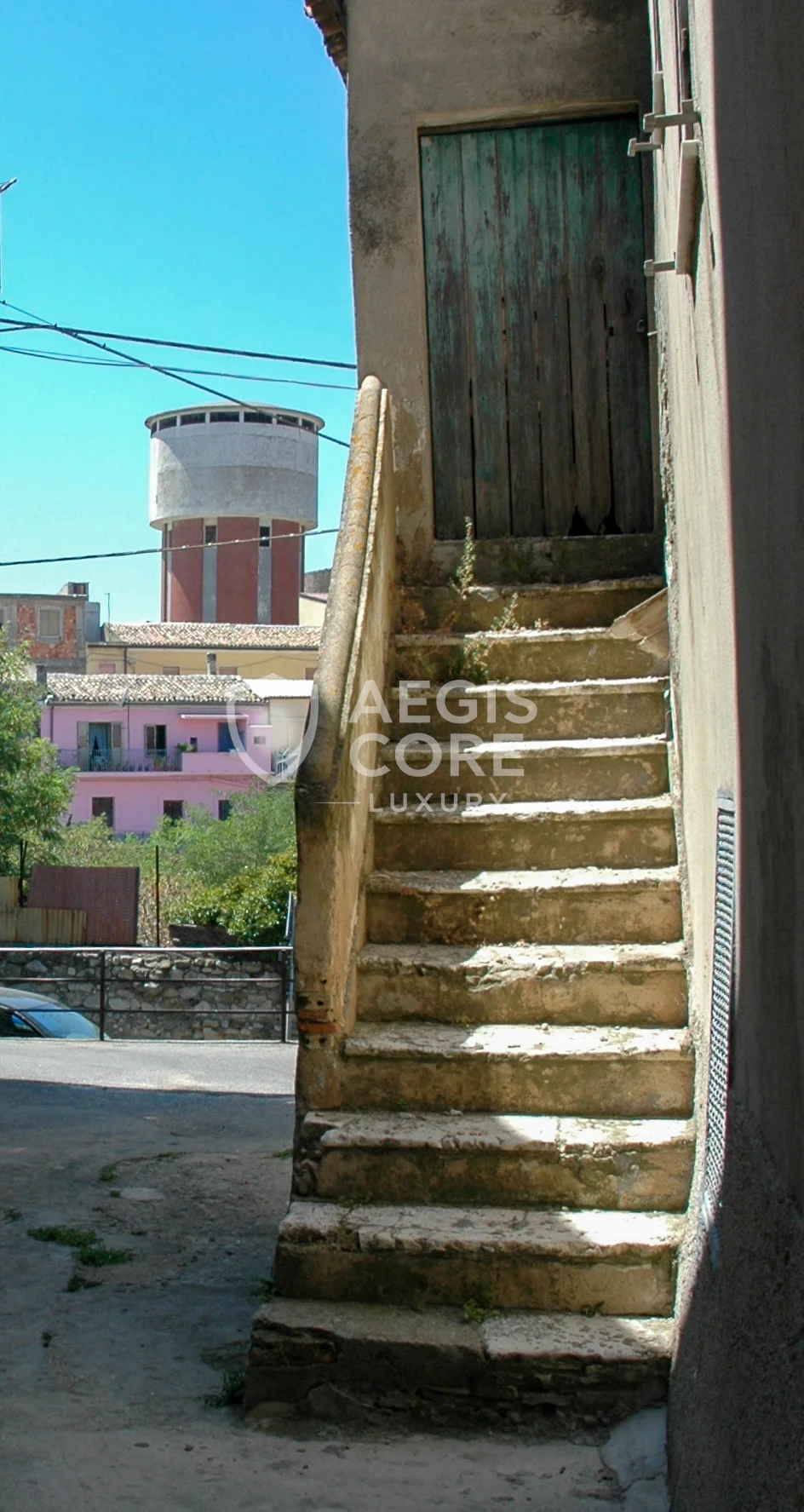 Tra Pietra e Mare Dove Vive il Silenzio