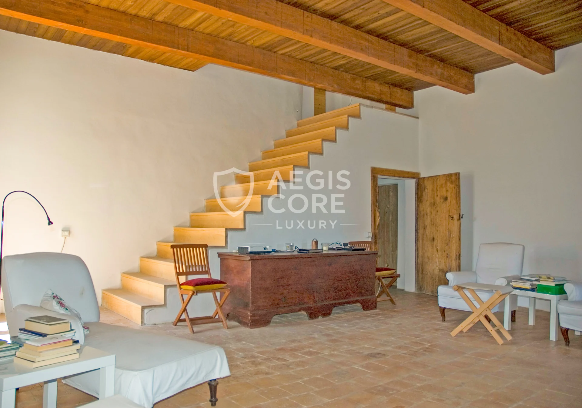 Tra Pietra e Mare Dove Vive il Silenzio