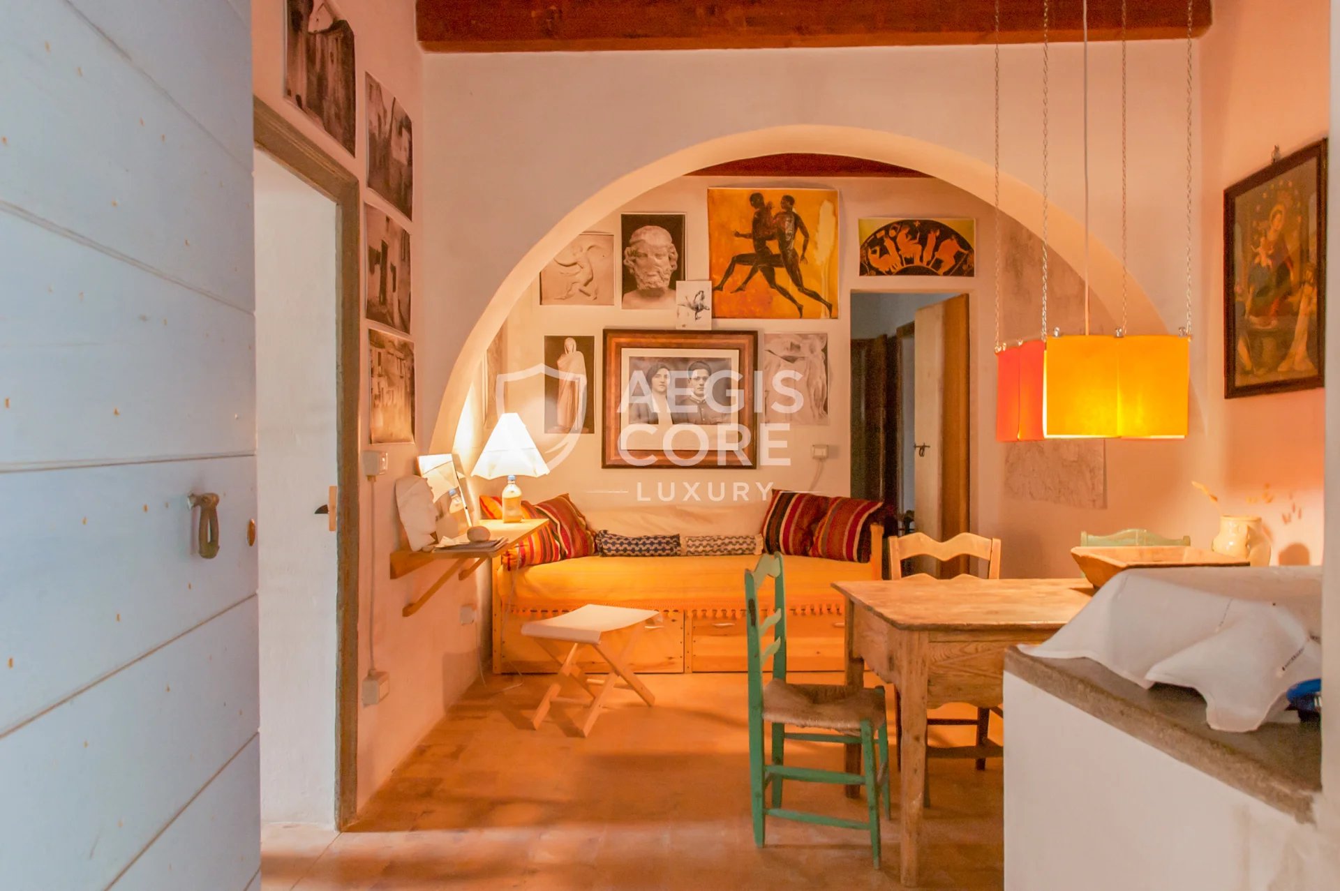 Tra Pietra e Mare Dove Vive il Silenzio