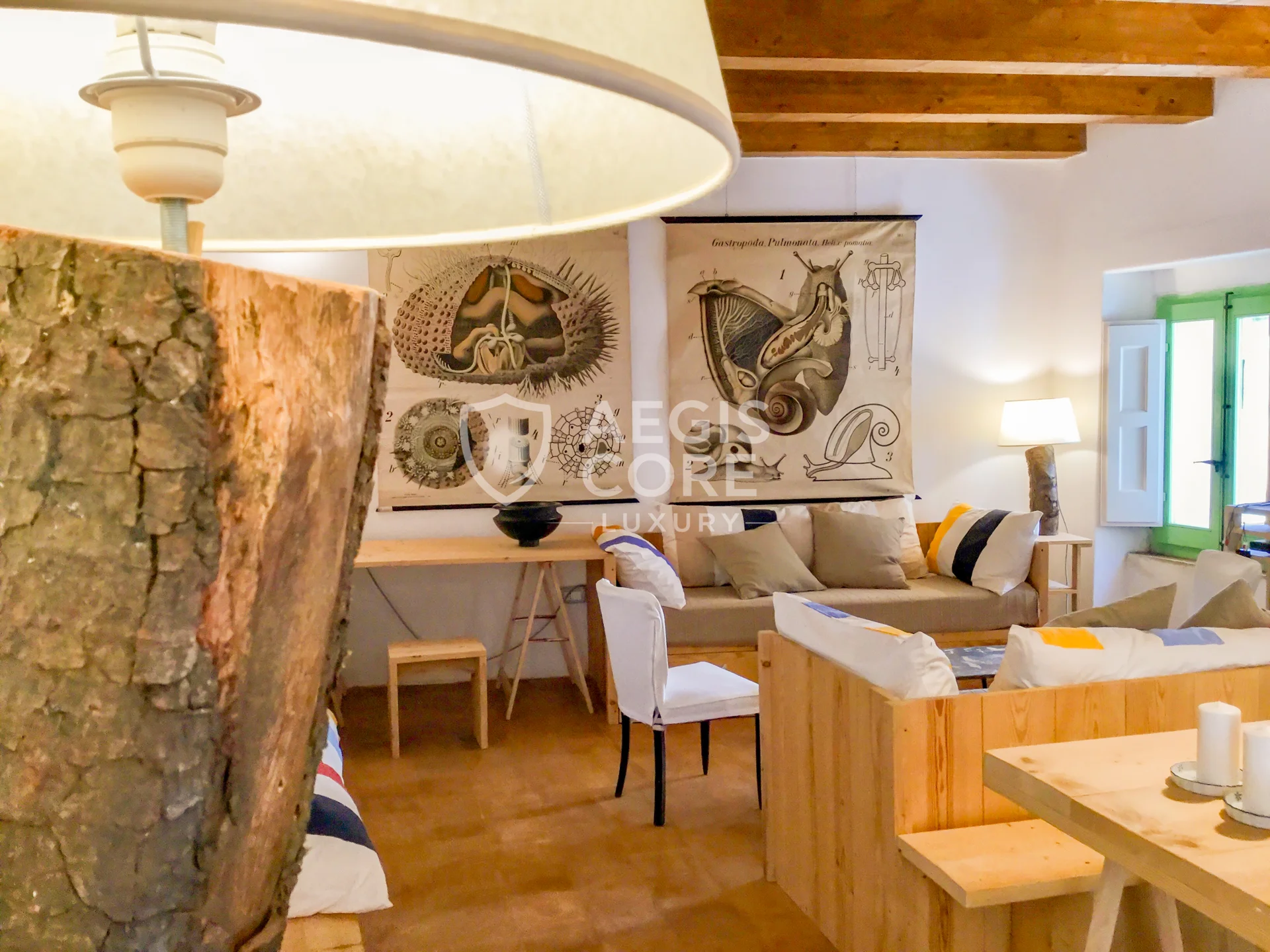 Tra Pietra e Mare Dove Vive il Silenzio