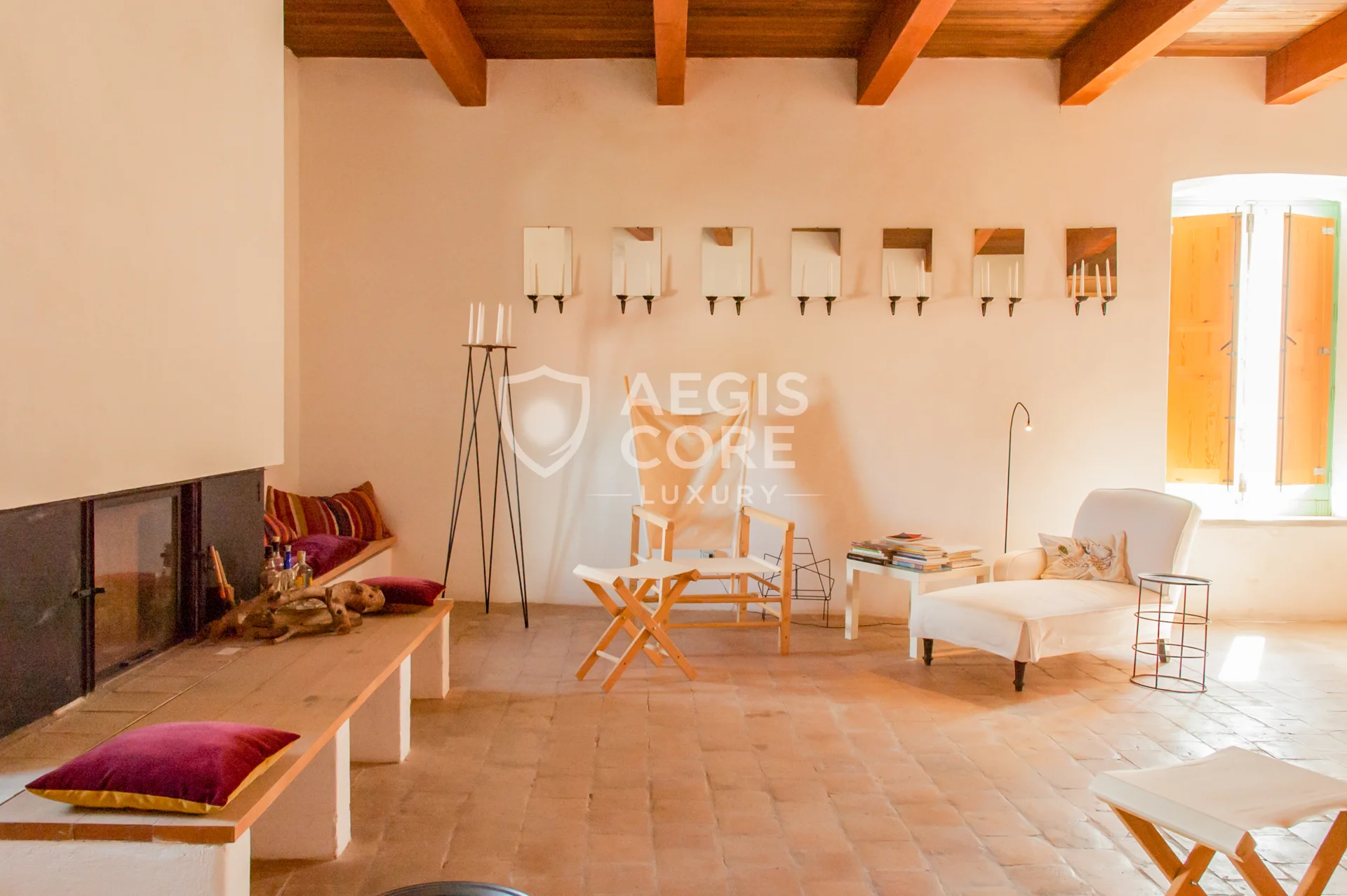 Tra Pietra e Mare Dove Vive il Silenzio