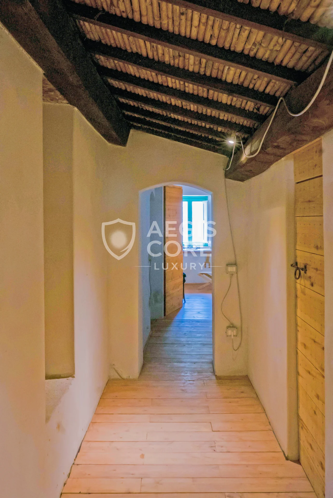 Tra Pietra e Mare Dove Vive il Silenzio