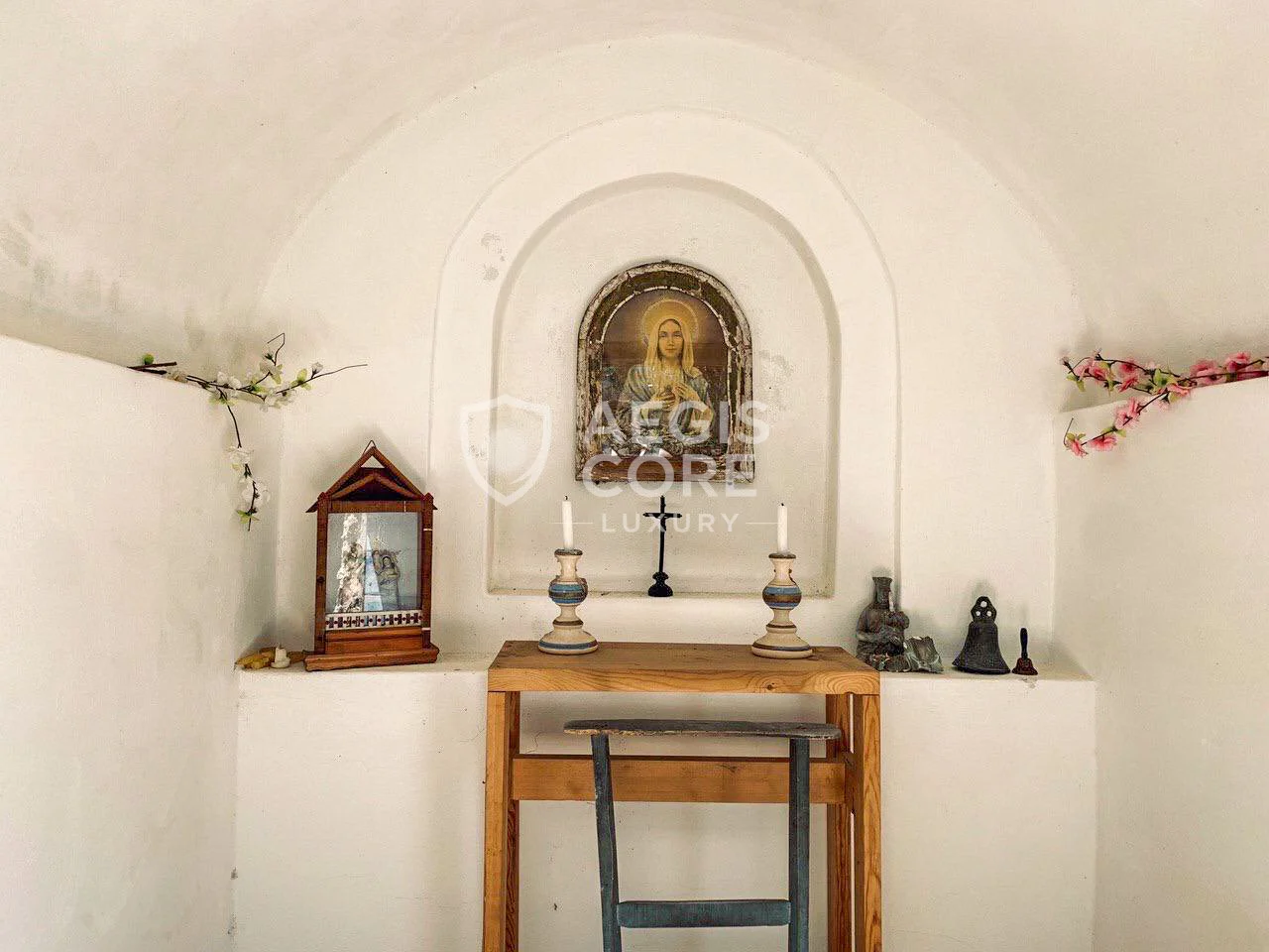 Tra Pietra e Mare Dove Vive il Silenzio