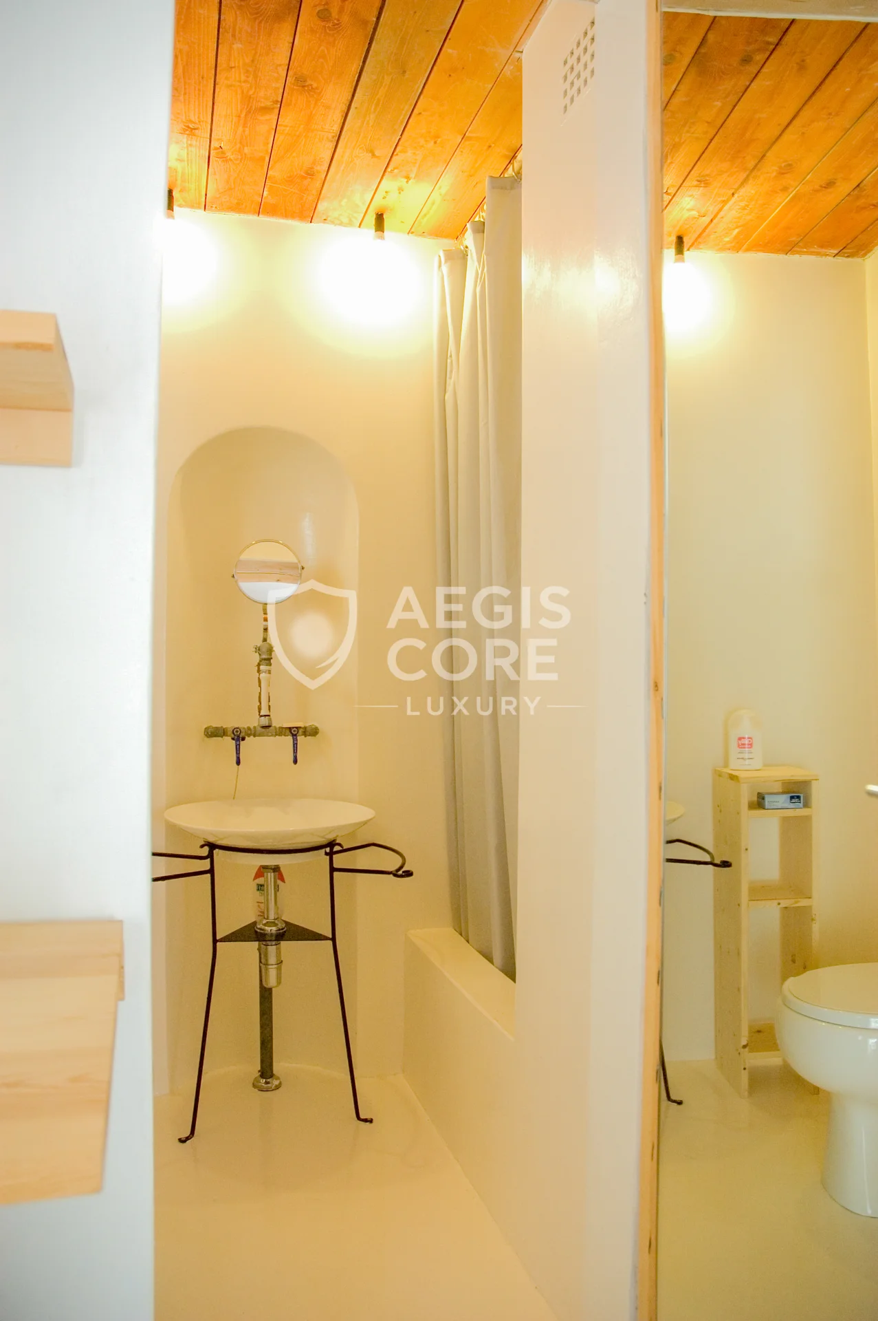 Tra Pietra e Mare Dove Vive il Silenzio